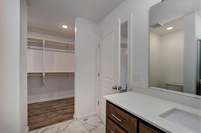 867 S Irontree Court, Nixa, MO 65714