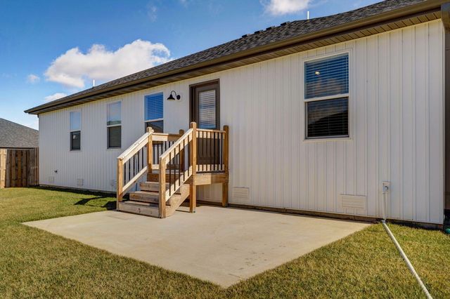 867 S Irontree Court, Nixa, MO 65714