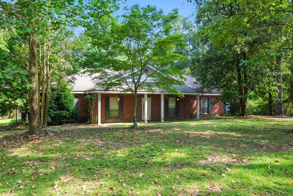 74 Goodluck Rd., Petal, MS 39465
