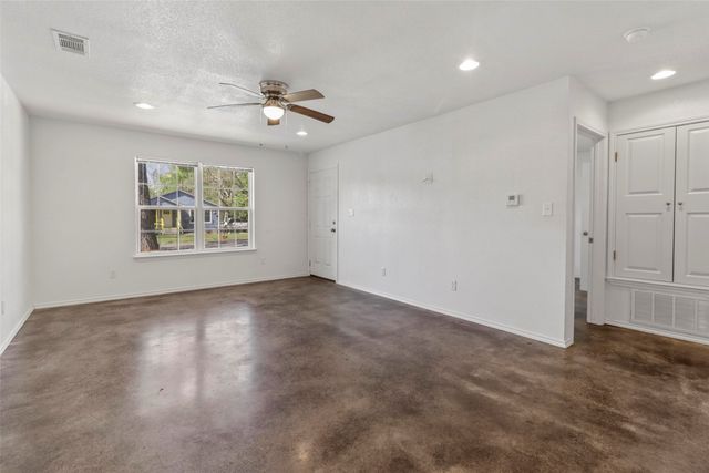 708-712 Seven Oaks Road, Bonham, TX 75418