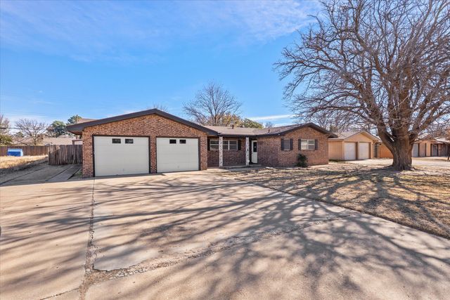 2003 College Avenue, Levelland, TX 79336