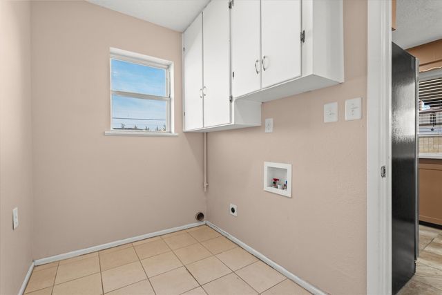 2003 College Avenue, Levelland, TX 79336