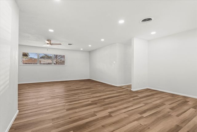 2003 College Avenue, Levelland, TX 79336