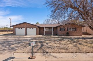 2003 College Avenue, Levelland, TX 79336
