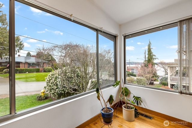 1006 N 36th Street, Renton, WA 98056