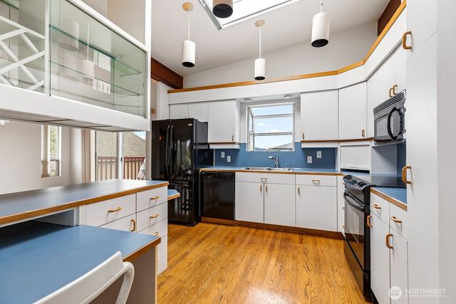 1006 N 36th Street, Renton, WA 98056