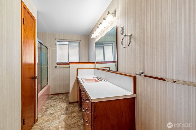 1006 N 36th Street, Renton, WA 98056