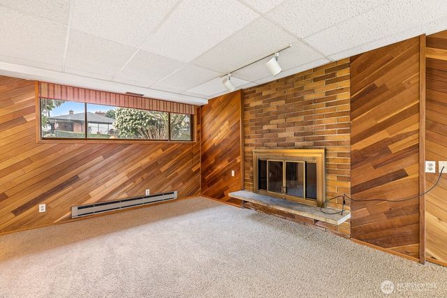 1006 N 36th Street, Renton, WA 98056