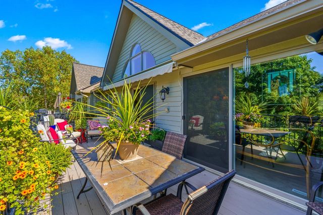 459 Sunset TRAIL #2, Hartland, WI 53029