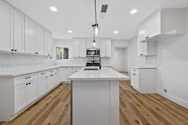 415 Franket Drive, Hanford, CA 93230