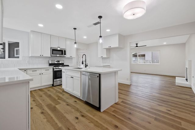 415 Franket Drive, Hanford, CA 93230