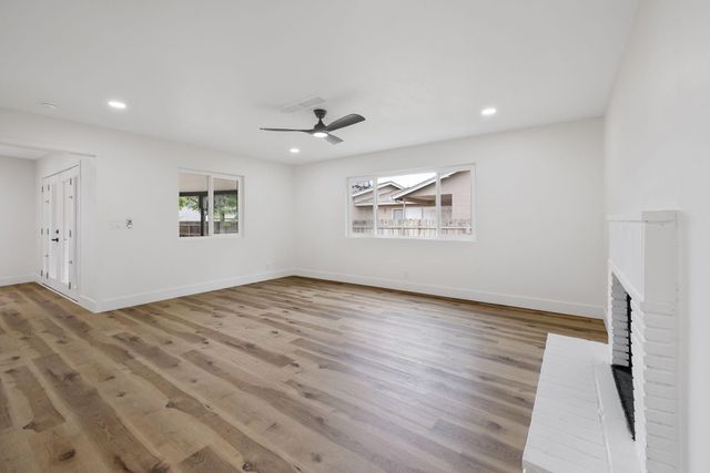 415 Franket Drive, Hanford, CA 93230