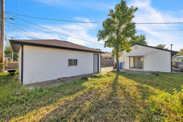 7817 S Kenton Avenue, Chicago, IL 60652