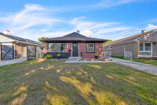 7817 S Kenton Avenue, Chicago, IL 60652