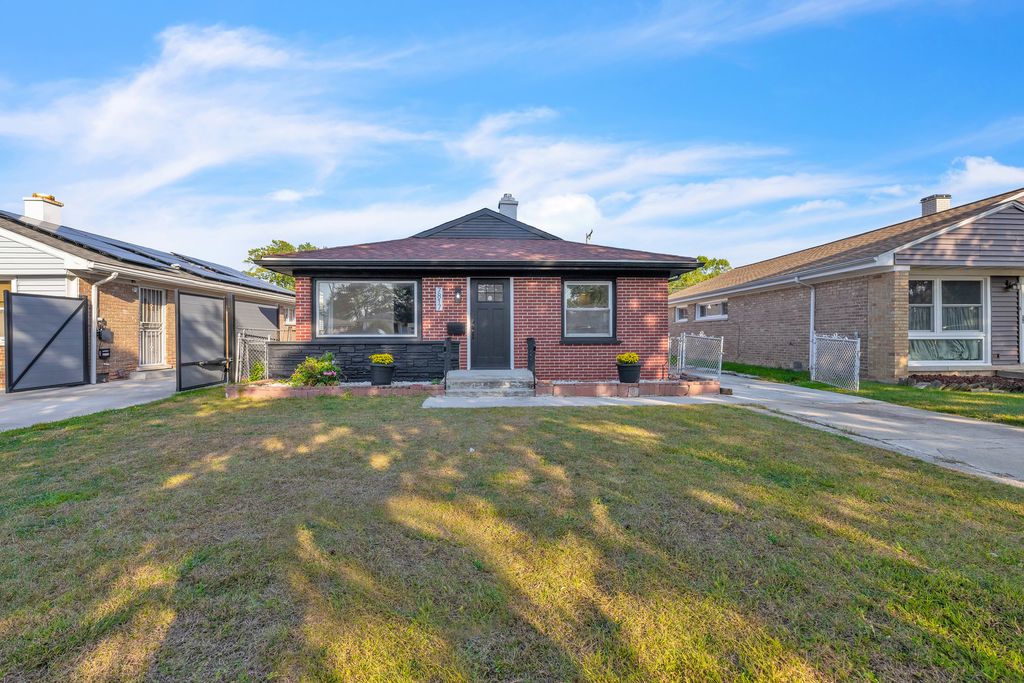 7817 S Kenton Avenue, Chicago, IL 60652