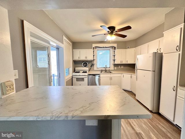 219 LONGSHORE AVE, Philadelphia, PA 19111