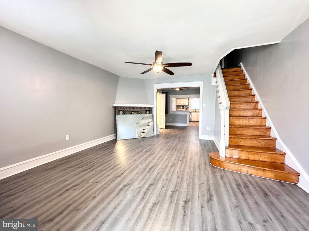 219 LONGSHORE AVE, Philadelphia, PA 19111