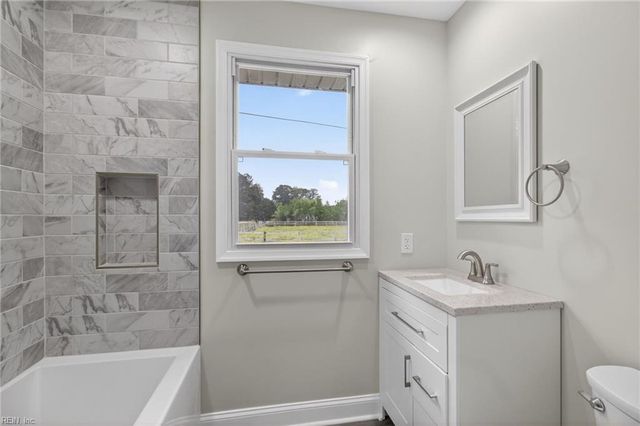 224 Hickory RD E, Chesapeake, VA 23322