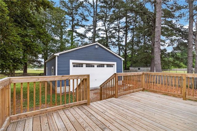 224 Hickory RD E, Chesapeake, VA 23322