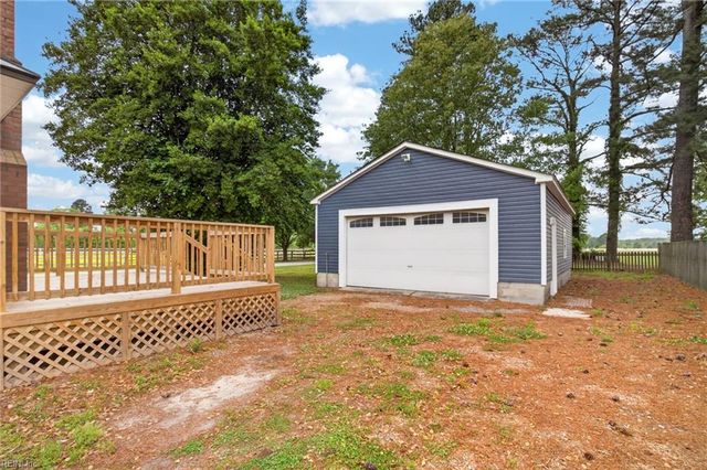224 Hickory RD E, Chesapeake, VA 23322
