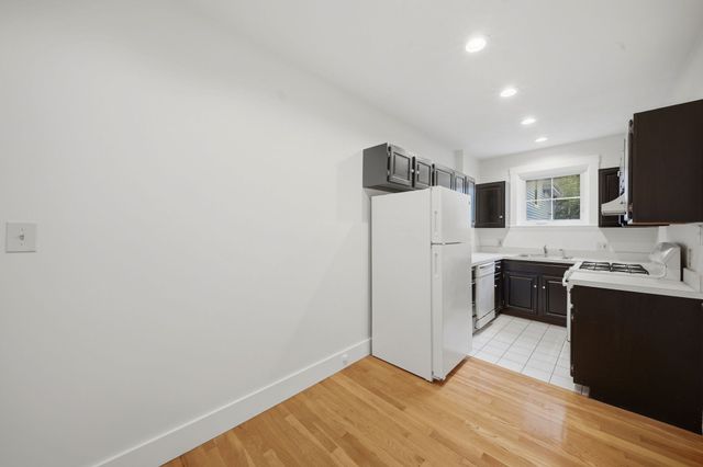 520 High St 13B, Medford, MA 02155