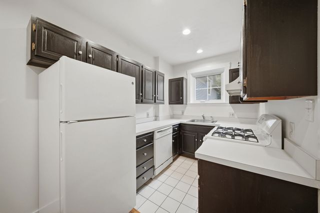 520 High St 13B, Medford, MA 02155