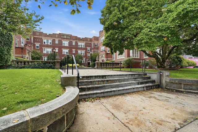 520 High St 13B, Medford, MA 02155