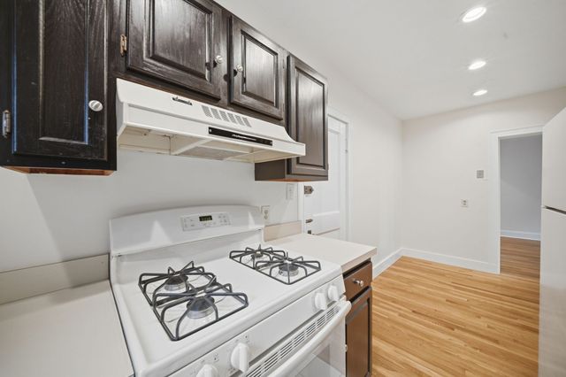 520 High St 13B, Medford, MA 02155