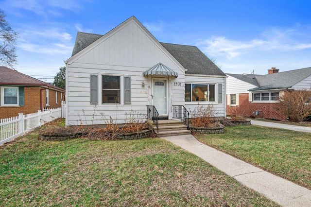1901 74th PLACE, Kenosha, WI 53143