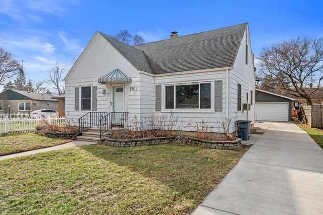 1901 74th PLACE, Kenosha, WI 53143