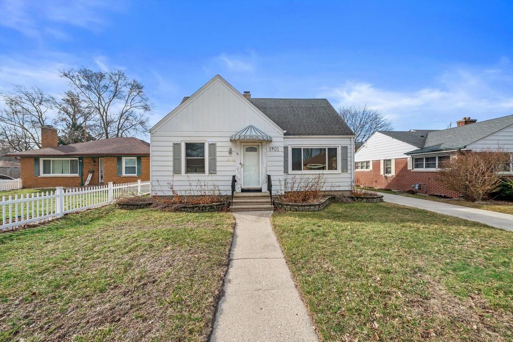 1901 74th PLACE, Kenosha, WI 53143