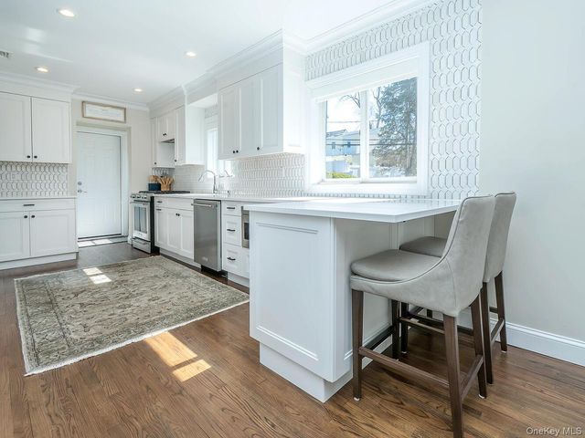 2 Plymouth Road, Port Washington, NY 11050