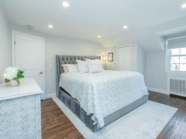 2 Plymouth Road, Port Washington, NY 11050