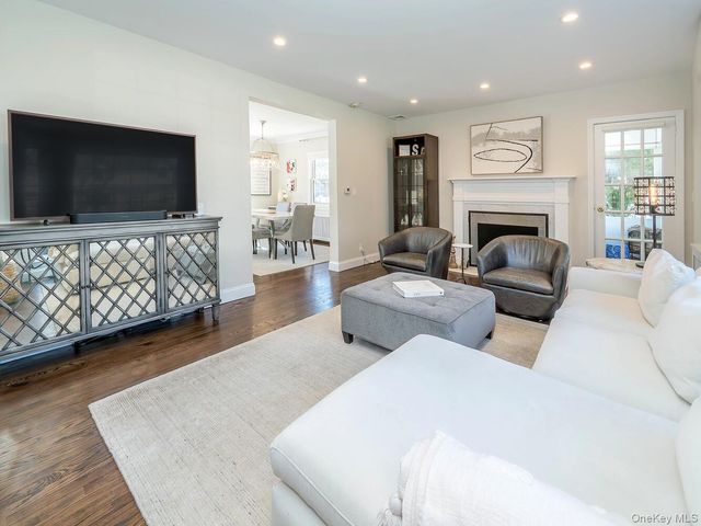 2 Plymouth Road, Port Washington, NY 11050