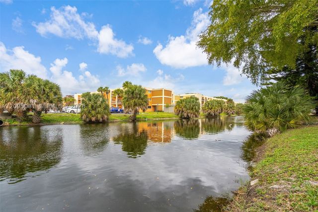 4047 NW 16th St 107, Lauderhill, FL 33313