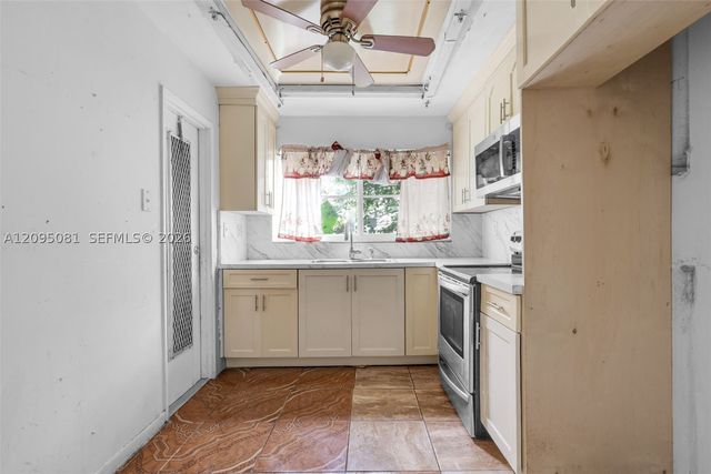 4047 NW 16th St 107, Lauderhill, FL 33313