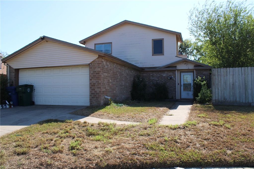 8105 Baylark Dr, Corpus Christi, TX 78412