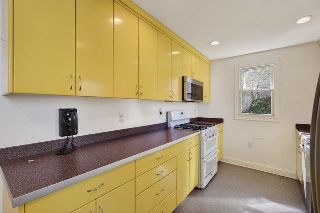 422 MECHANIC ST, Luray, VA 22835