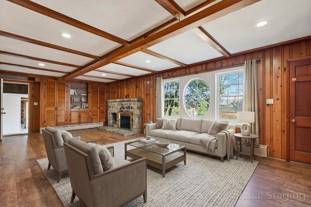 422 MECHANIC ST, Luray, VA 22835