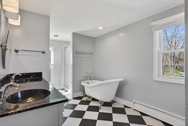 422 MECHANIC ST, Luray, VA 22835