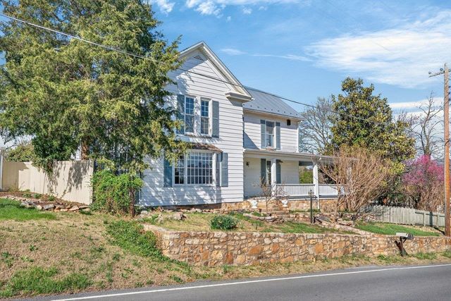 422 MECHANIC ST, Luray, VA 22835