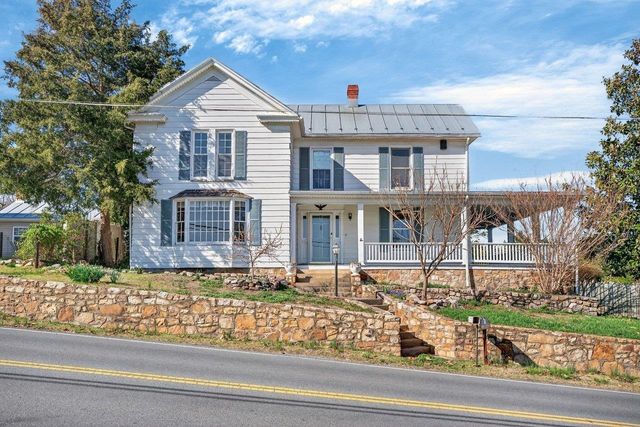 422 MECHANIC ST, Luray, VA 22835