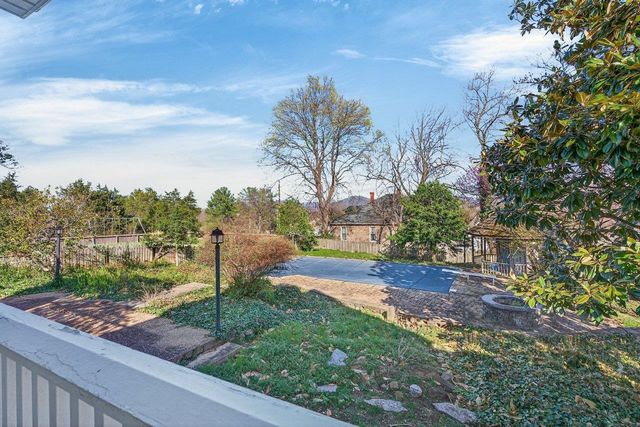 422 MECHANIC ST, Luray, VA 22835