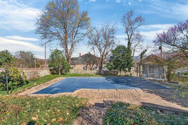 422 MECHANIC ST, Luray, VA 22835