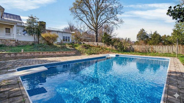 422 MECHANIC ST, Luray, VA 22835