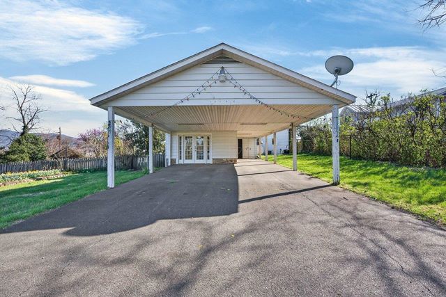 422 MECHANIC ST, Luray, VA 22835