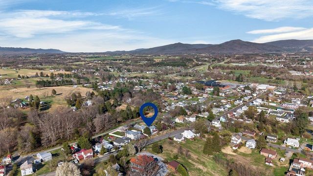 422 MECHANIC ST, Luray, VA 22835