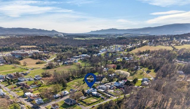 422 MECHANIC ST, Luray, VA 22835