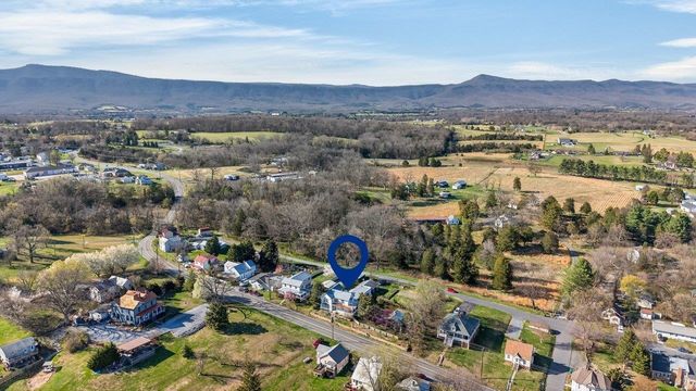 422 MECHANIC ST, Luray, VA 22835