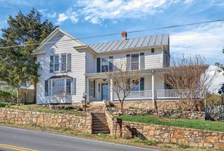 422 MECHANIC ST, Luray, VA 22835